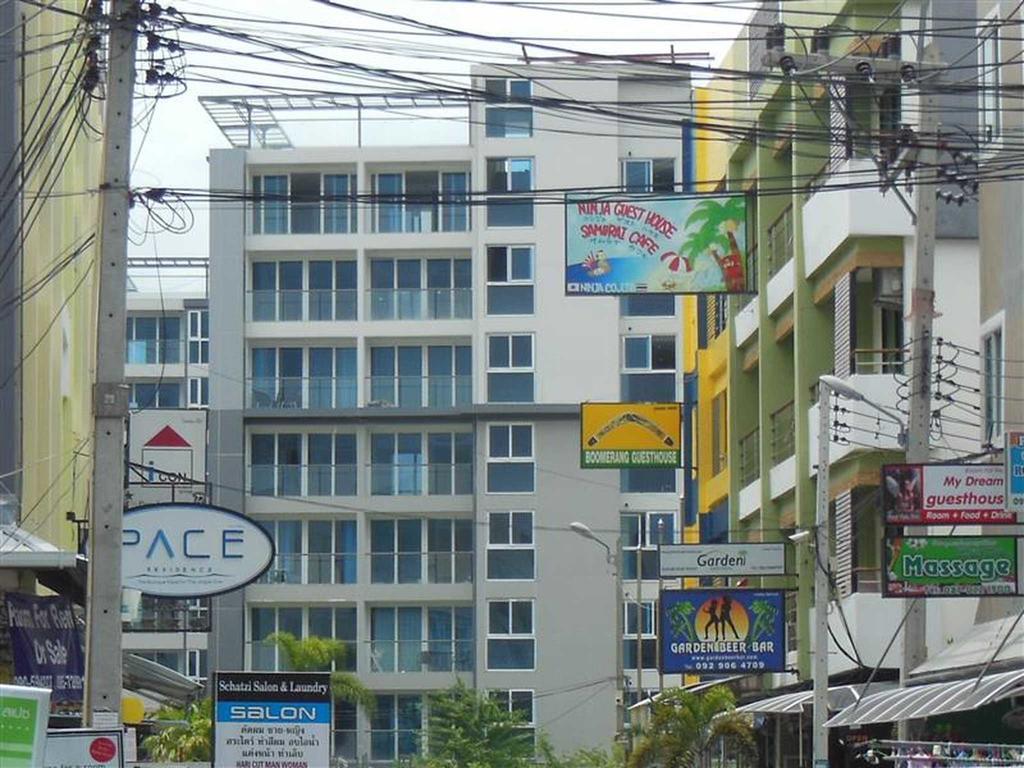 Boomerang Guesthouse And Bar Pattaya Buitenkant foto