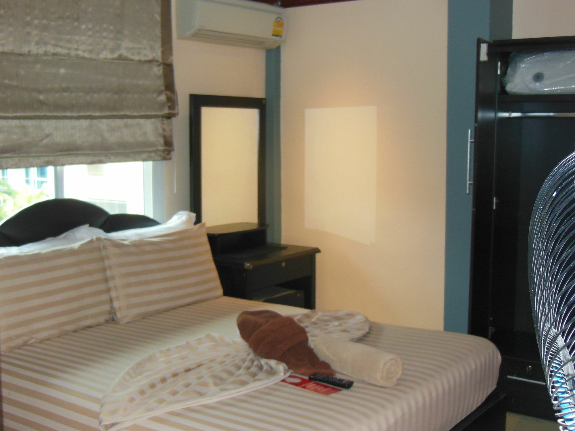 Boomerang Guesthouse And Bar Pattaya Buitenkant foto